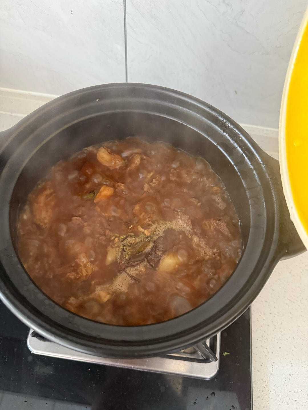 广式萝卜牛腩煲