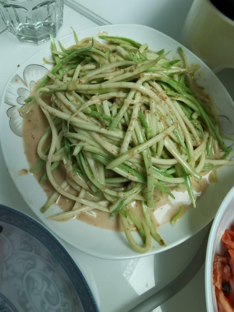 芝麻酱拌西葫芦丝