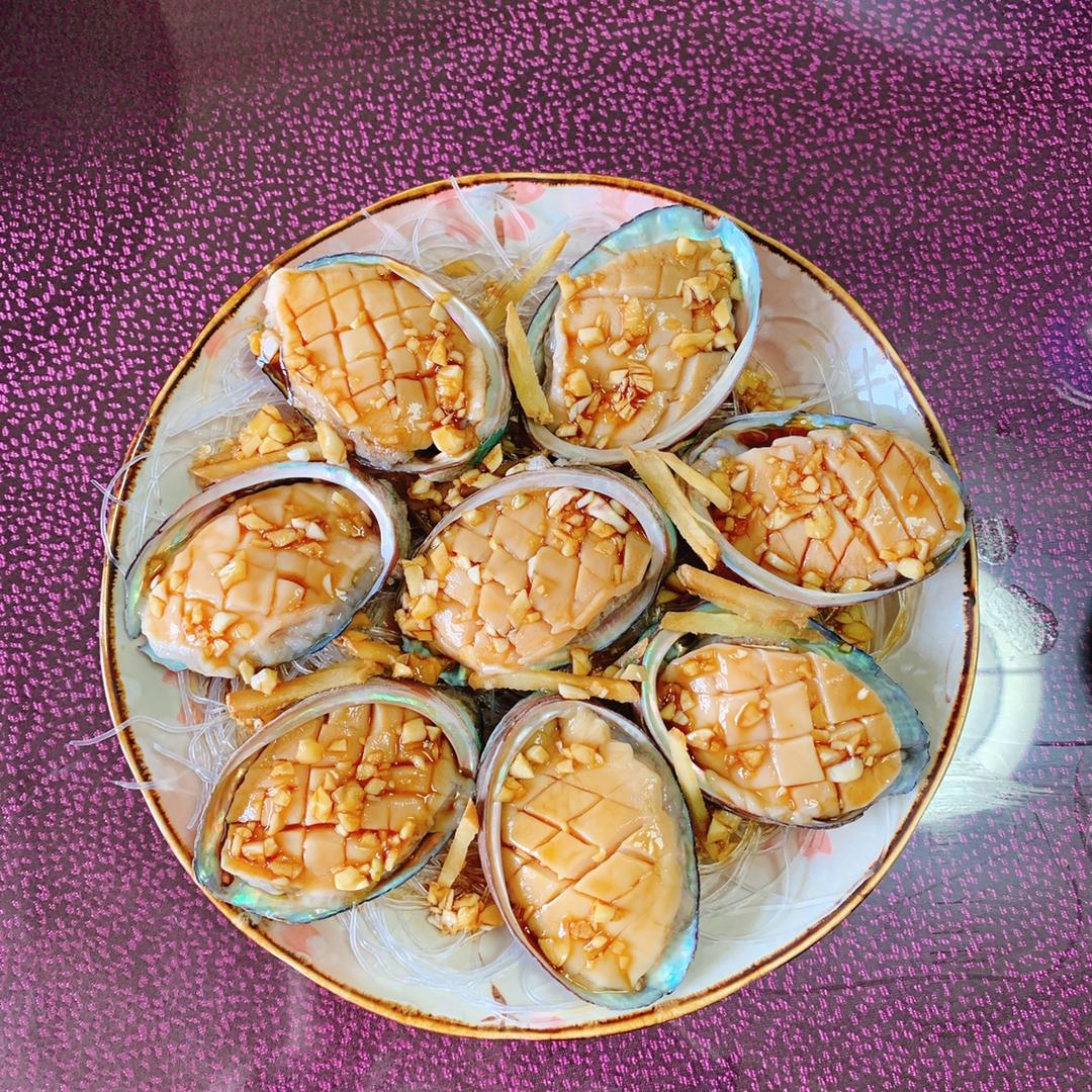 蒜蓉粉丝蒸鲍鱼