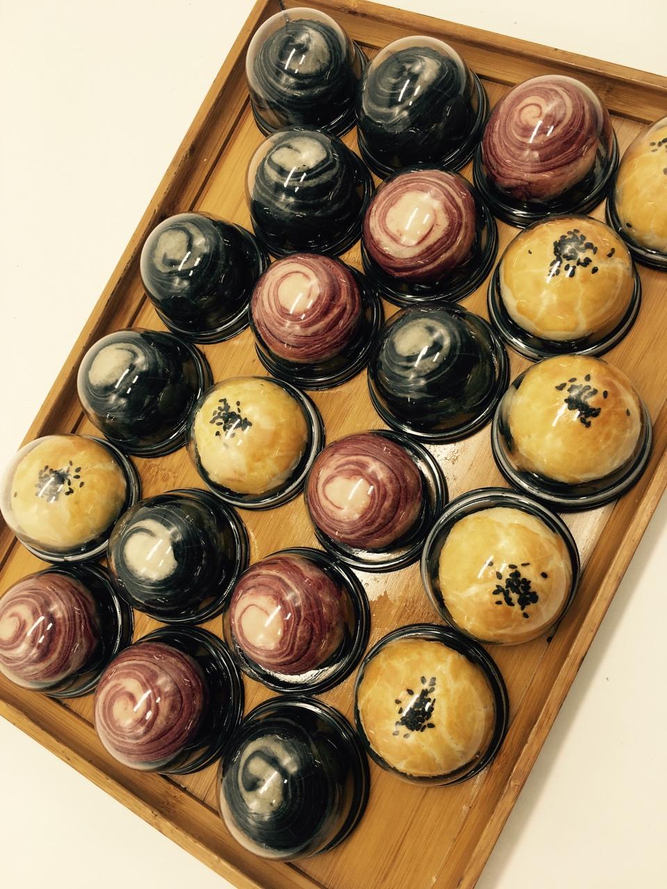 蛋黄酥~紫薯、抹茶、原味~花好月圆，中秋快乐~内附一次做六色蛋黄酥方法~