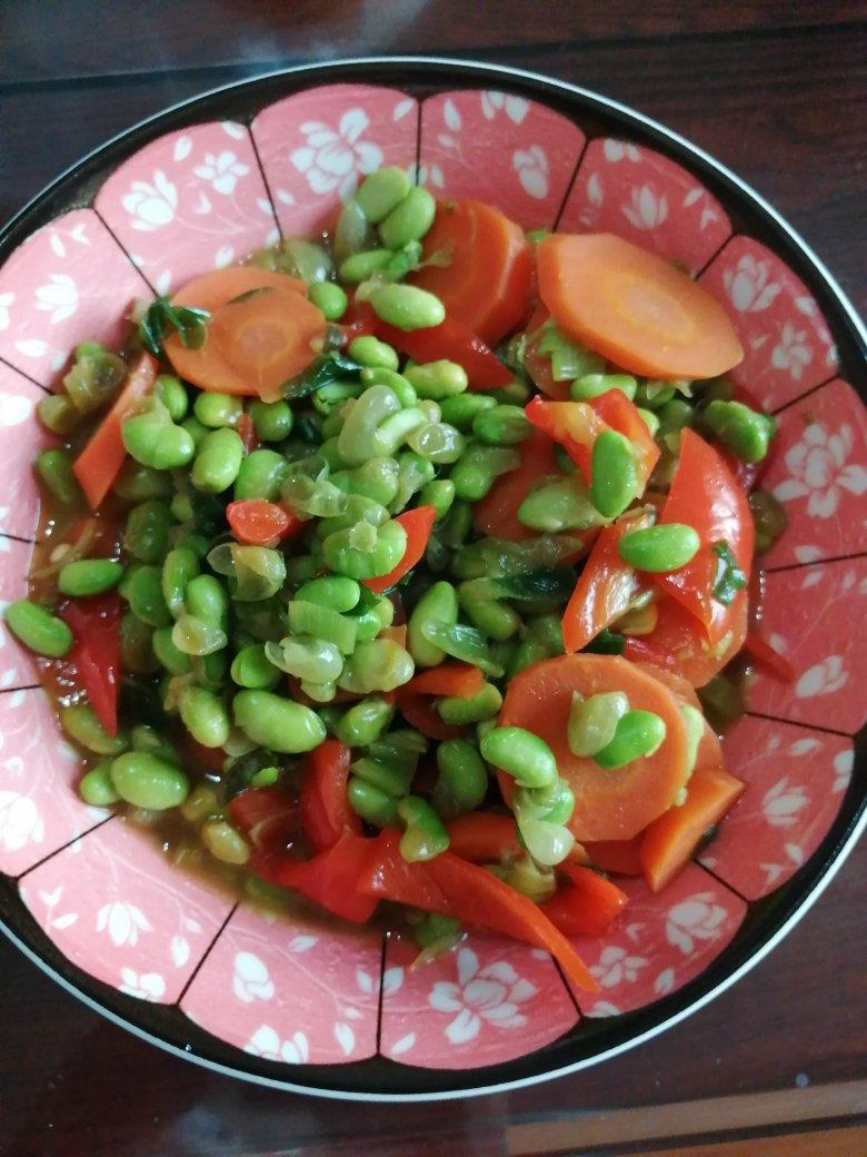 毛豆胡萝卜炒肉丁