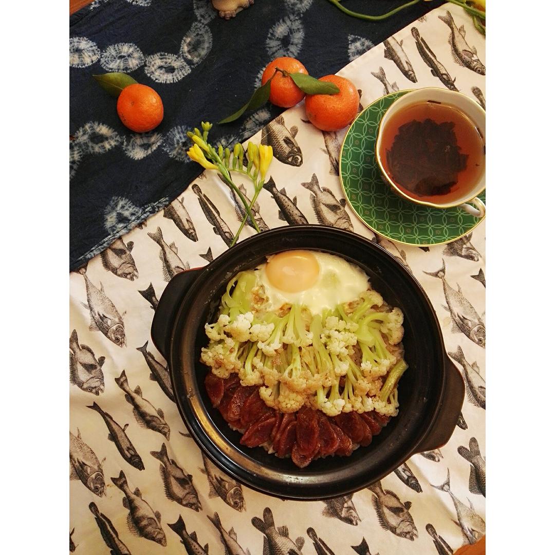 广式腊味煲仔饭