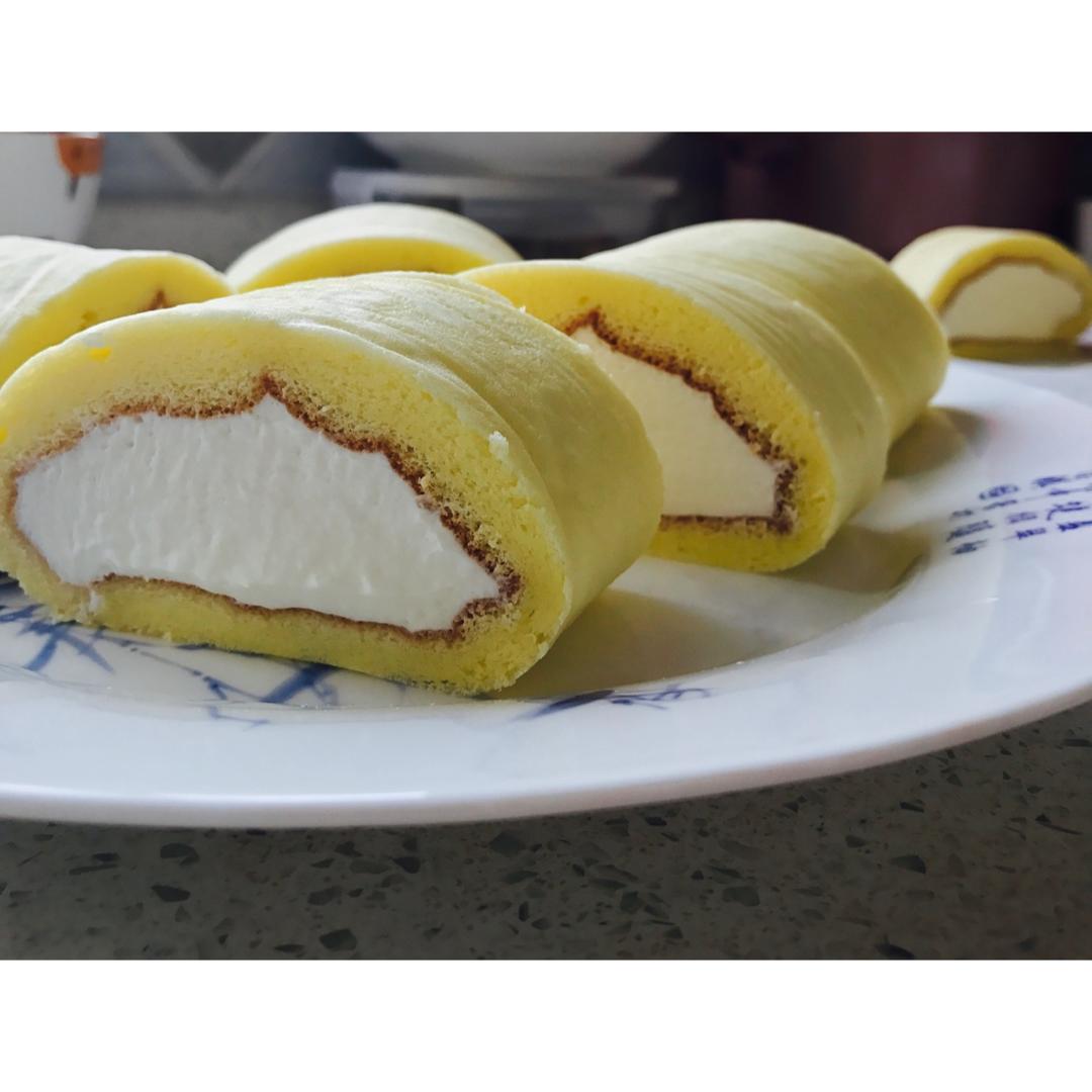 莫莫莉芽做的菠萝蛋糕卷