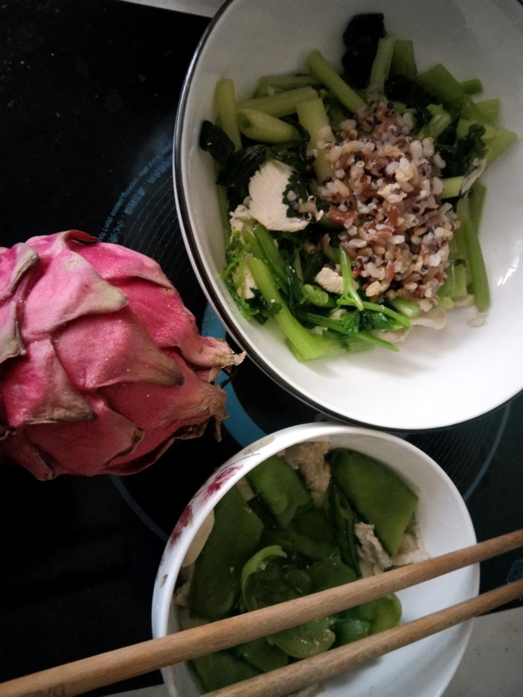 荷兰豆炒鸡丁+火龙果+无糖酸奶