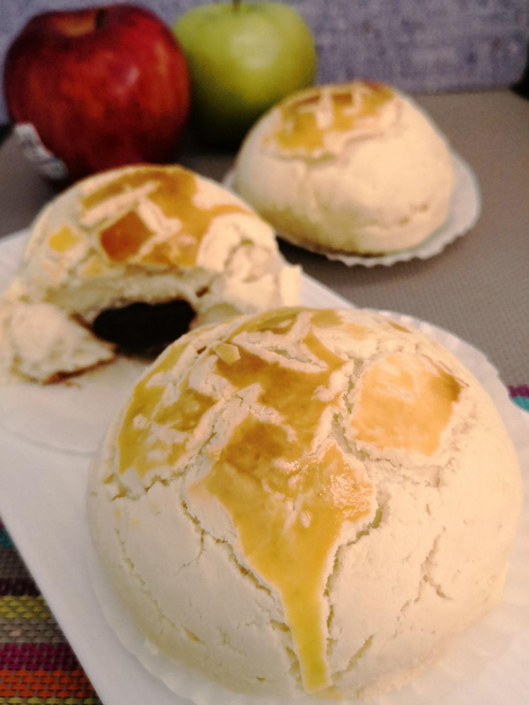 好吃到炸裂的港式菠萝包（附带制作酥皮的小视频）