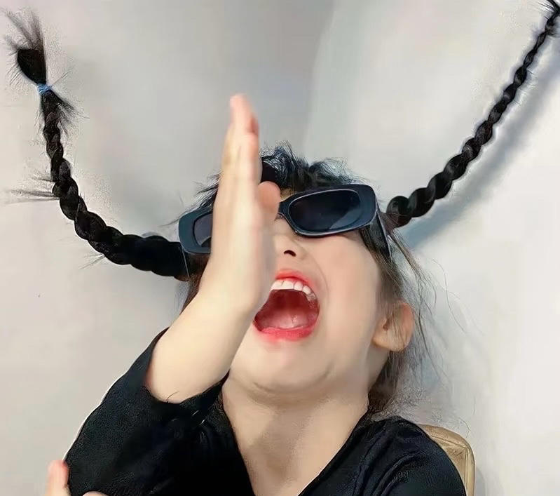 苗MM