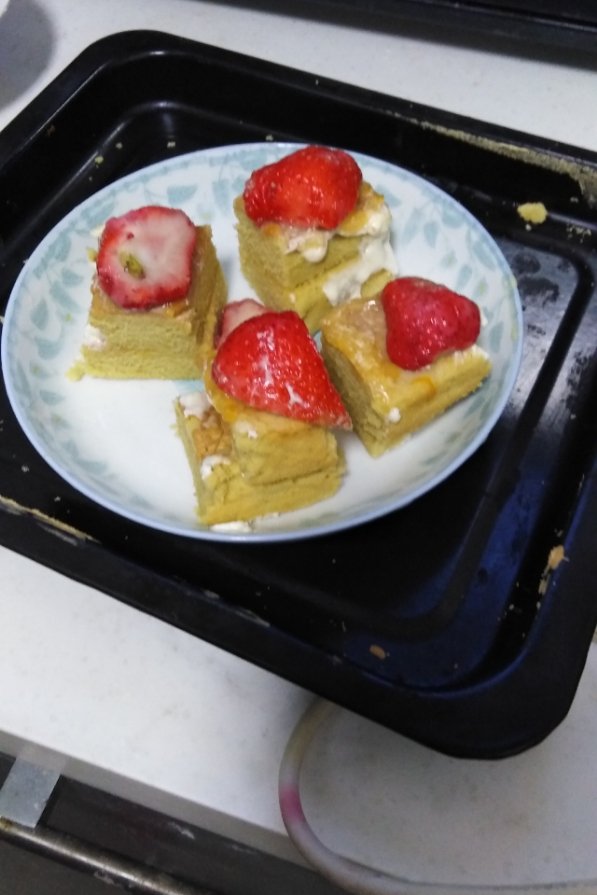 草莓城堡蛋糕