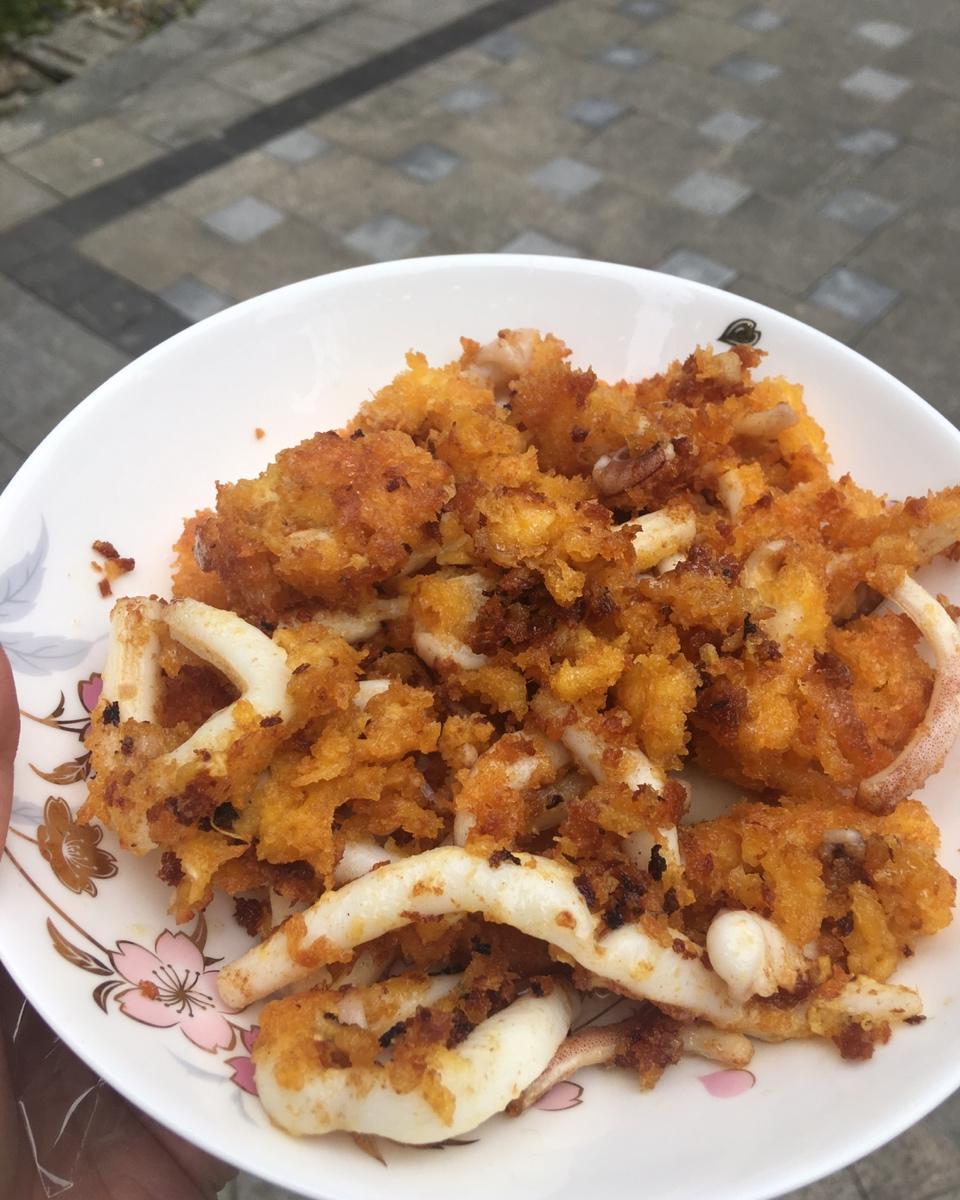 不用面包糠的炸鱿鱼圈～