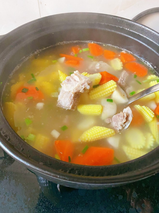 玉米笋排骨汤的做法