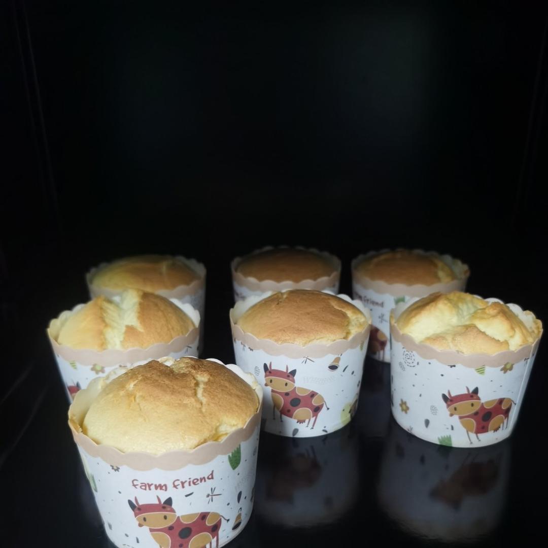 软绵绵戚风纸杯蛋糕