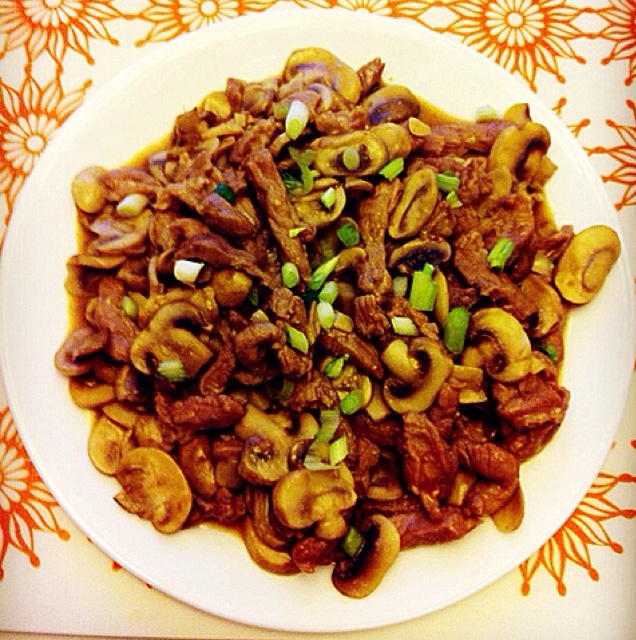 蘑菇炒肉片