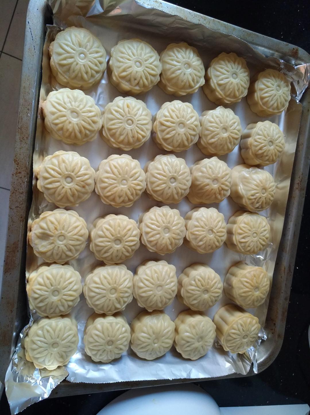 广式月饼—蛋黄莲蓉月饼