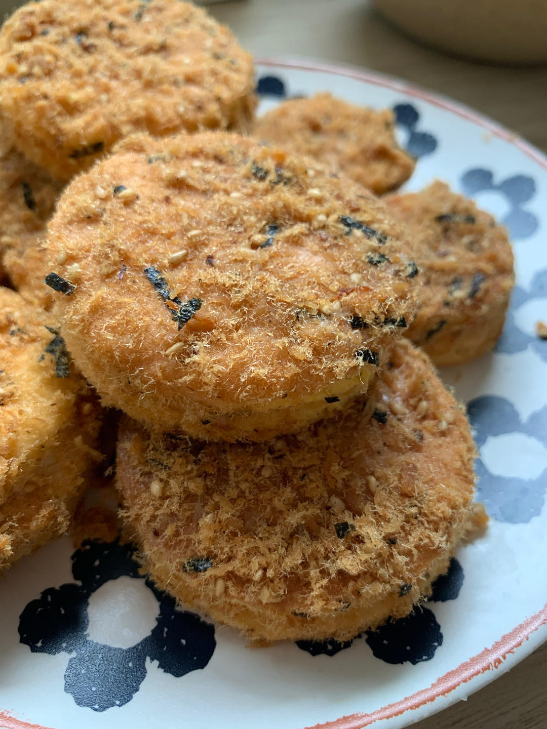 朋友都说比鲍师傅好吃的海苔肉松小贝