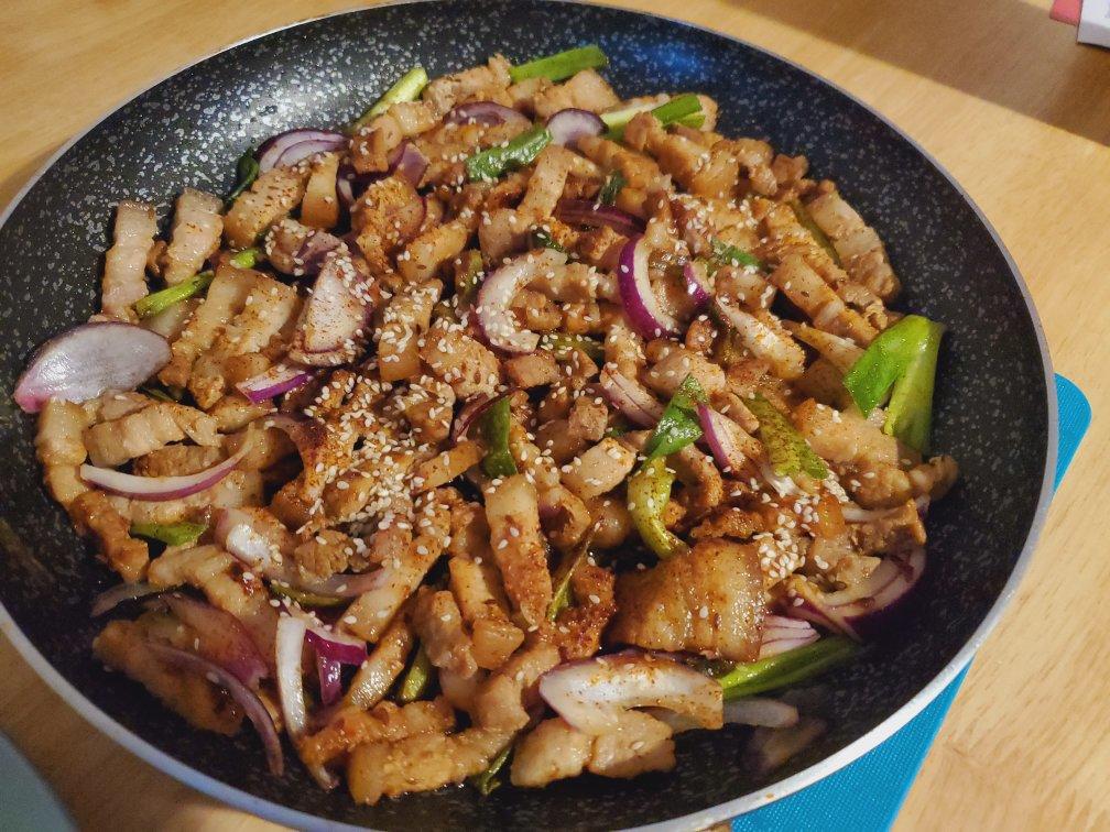只要一个平底锅                          实现烤肉自由|比店里的还好吃