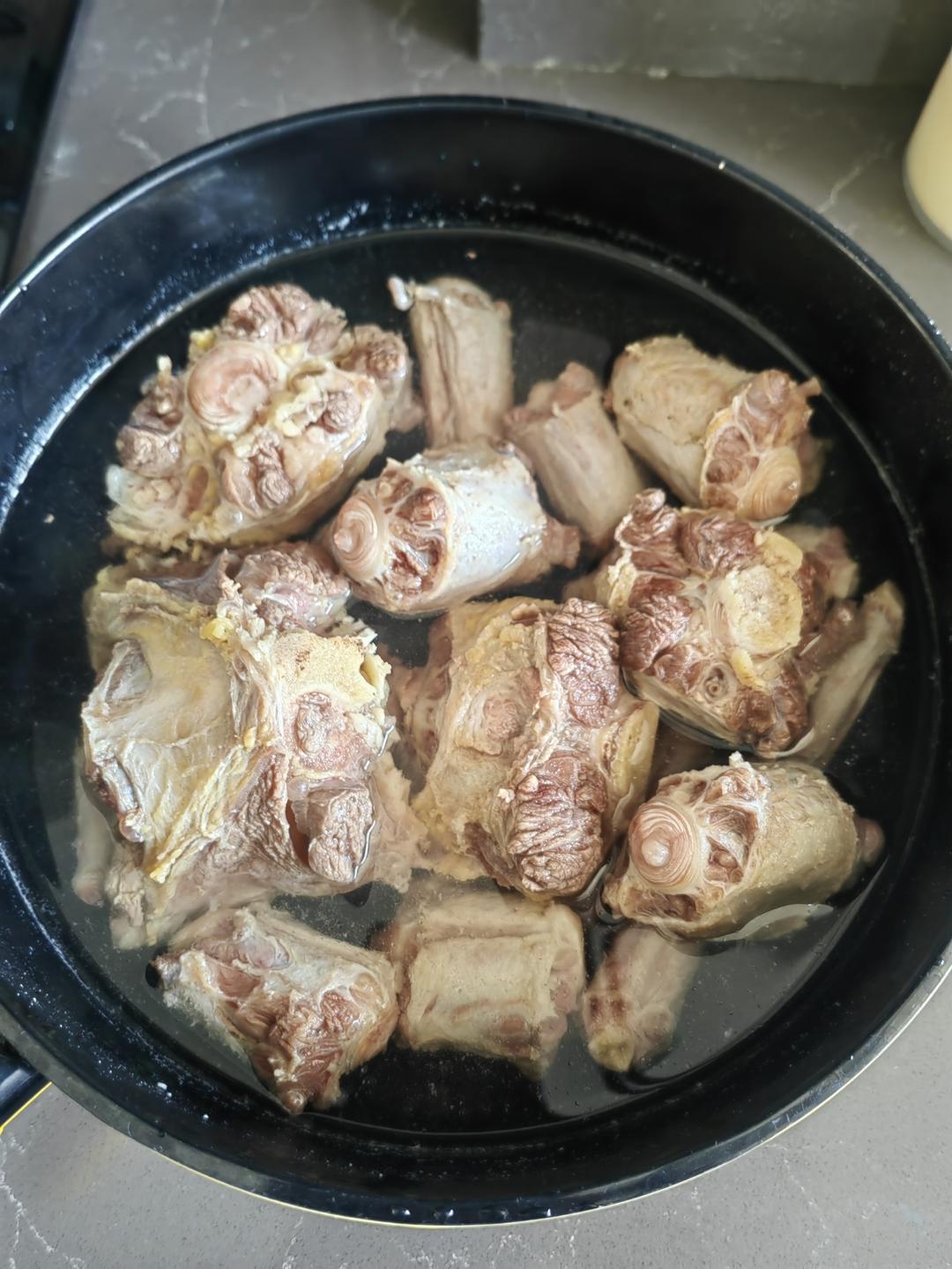 牛尾汤(不仅汤好喝，牛尾更有滋味)