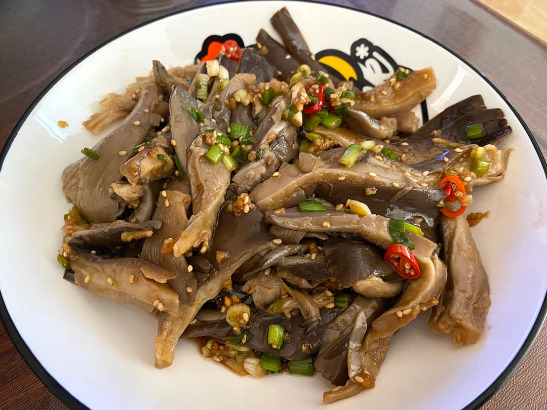 拌一盘光一盘‼️好吃到无法停下来的节奏😋😋凉拌平菇