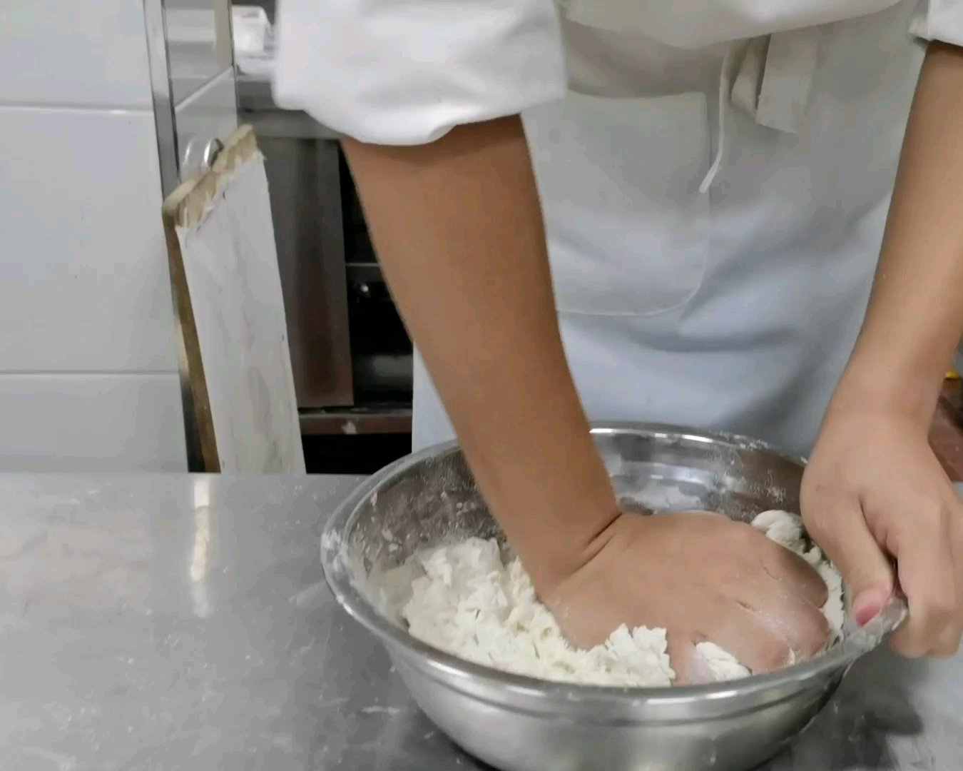 光头豆沙包的做法 步骤5