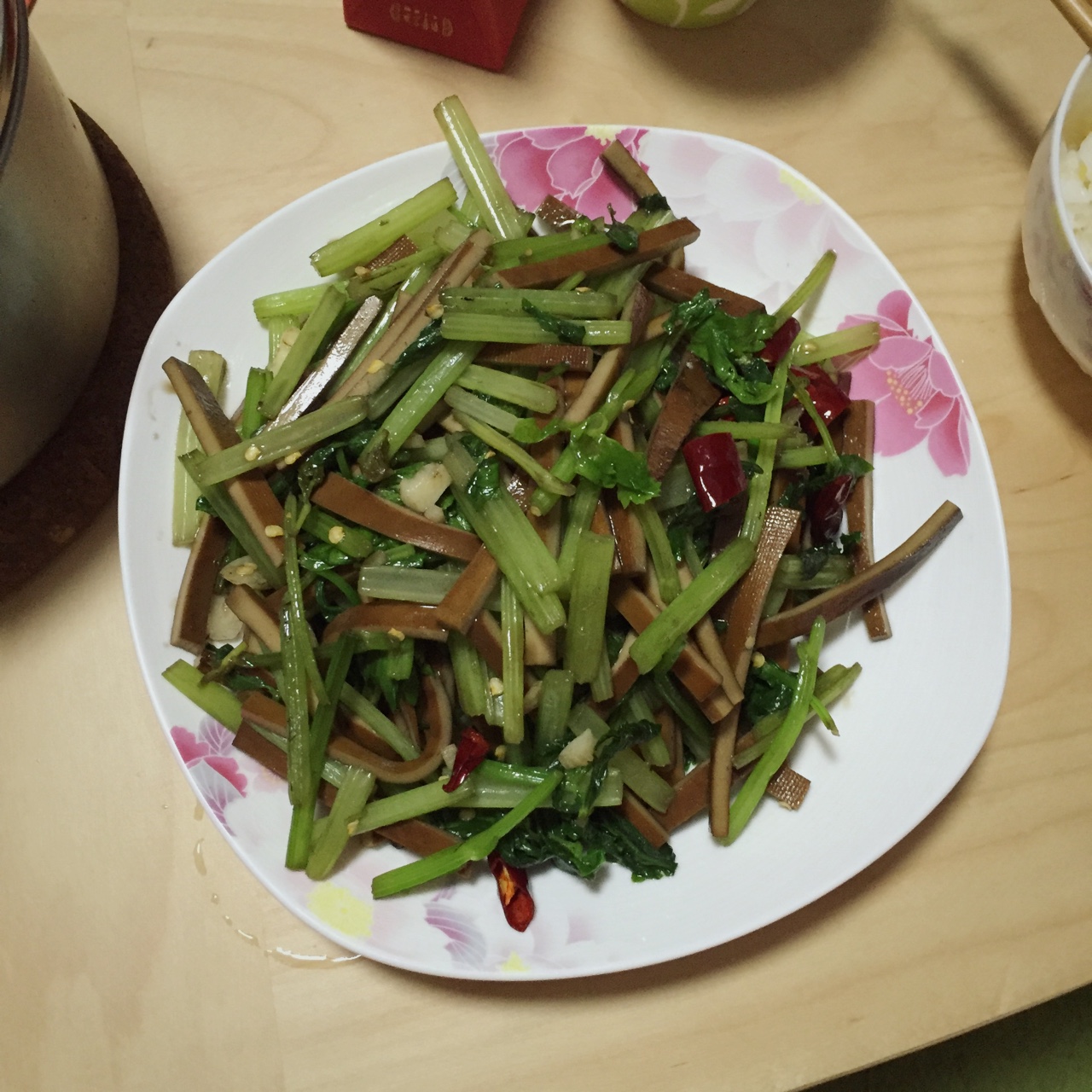 素菜：芹菜炒豆腐干