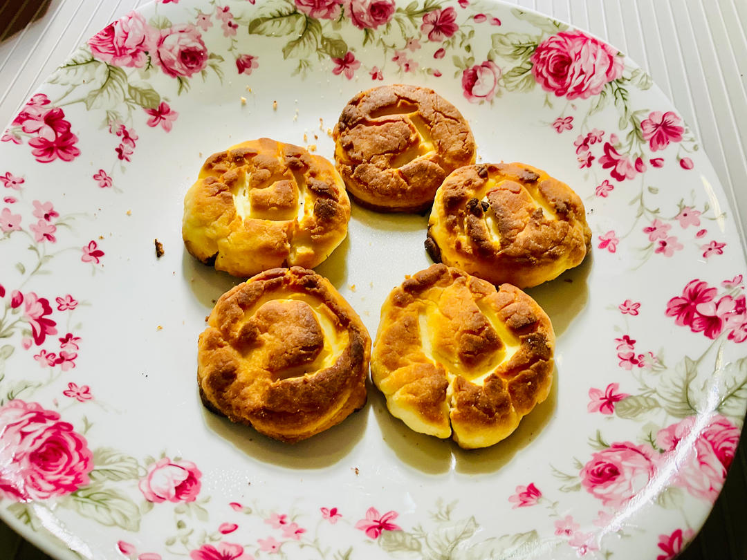 万圣节限定！一口一个嘎嘎脆炼乳小方~