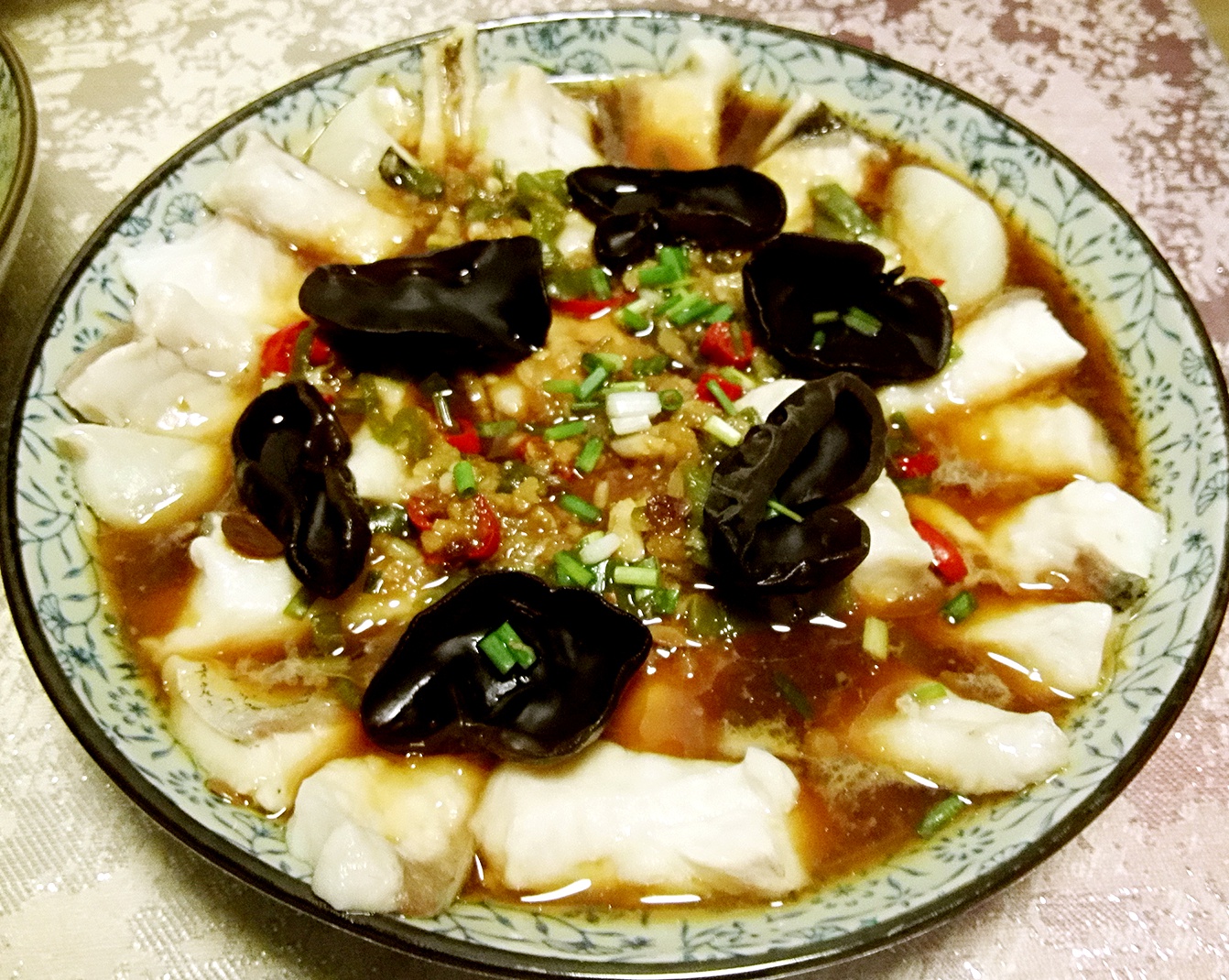 豆豉辣酱蒸鱼片