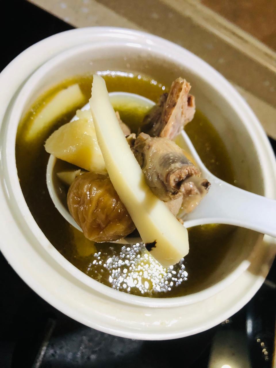椰子炖老鸽的做法