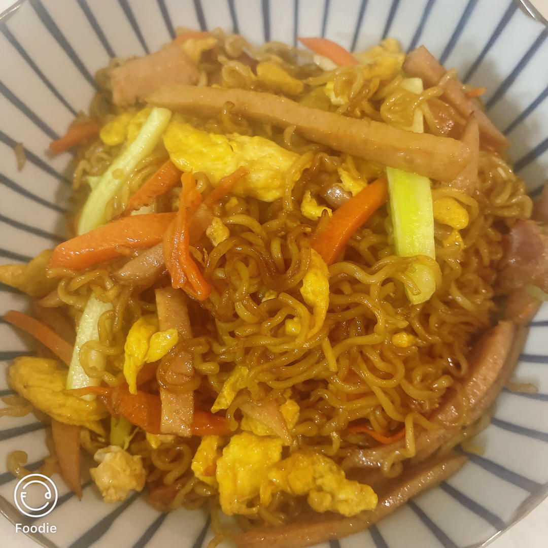 秒杀路边摊的炒方便面