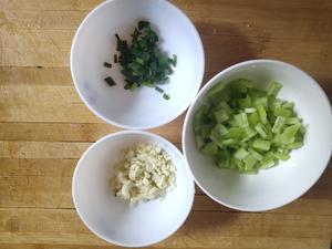 肉沫茄子豆腐煲的做法 步骤3