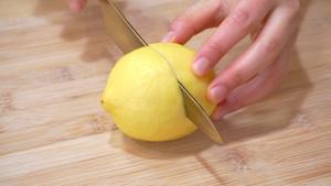 【视频】柠檬磅蛋糕～的做法 步骤1