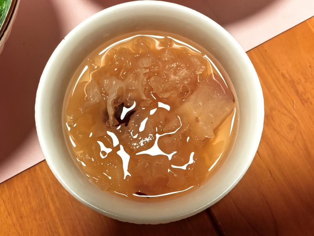 红枣银耳炖梨：润肺止咳，电饭锅版，养生炖汤