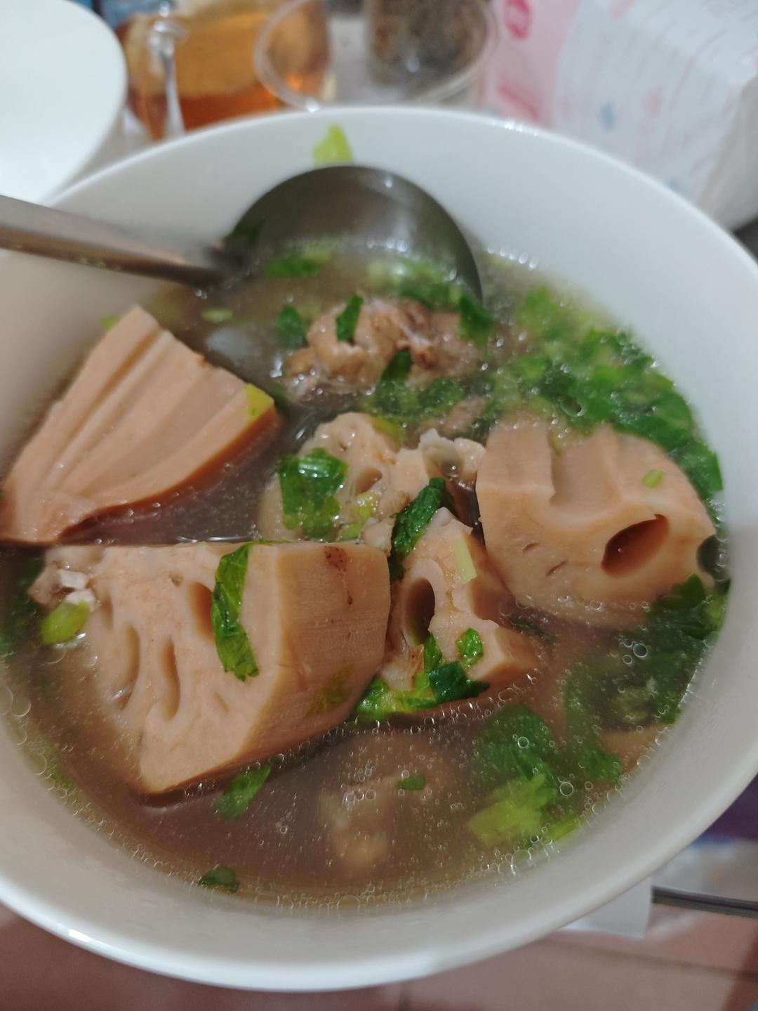 莲藕骨头汤（高压锅版）的做法