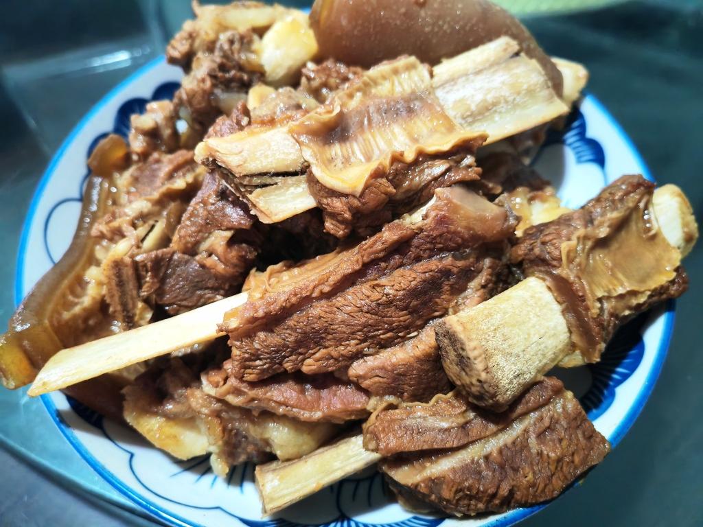 酱烧牛骨