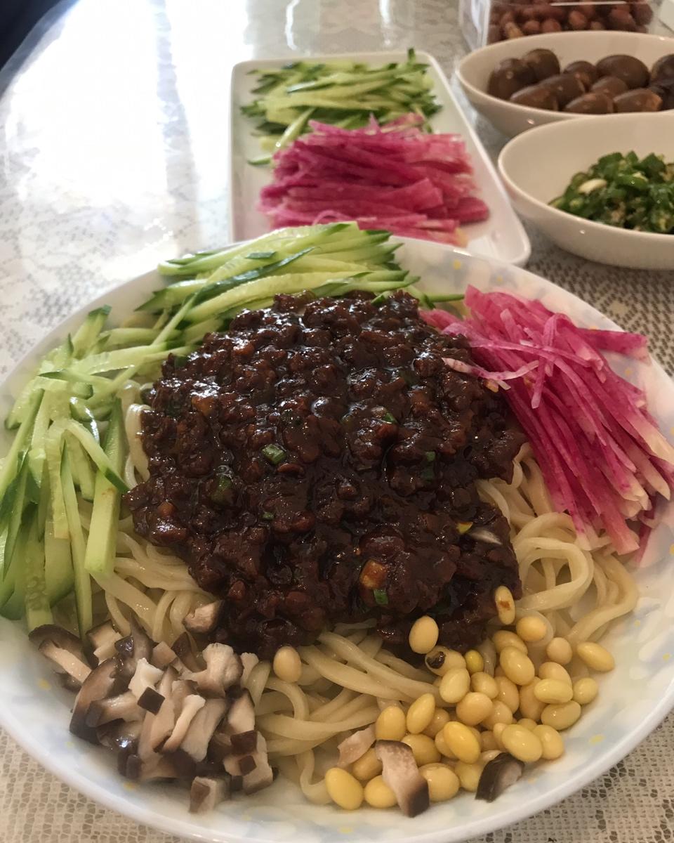 提拉米苏_0de3做的老北京炸酱面全解析|手擀面&炸酱&菜码