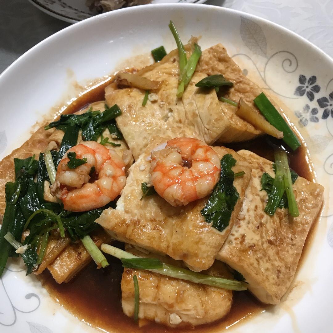 【虾仁菌菇烩豆腐】用这个方法吃豆腐，米饭闻风丧胆！