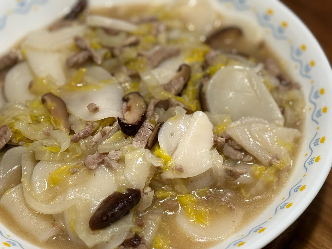 黄芽菜肉丝炒年糕