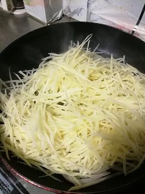 家常酸辣土豆丝的做法 步骤4