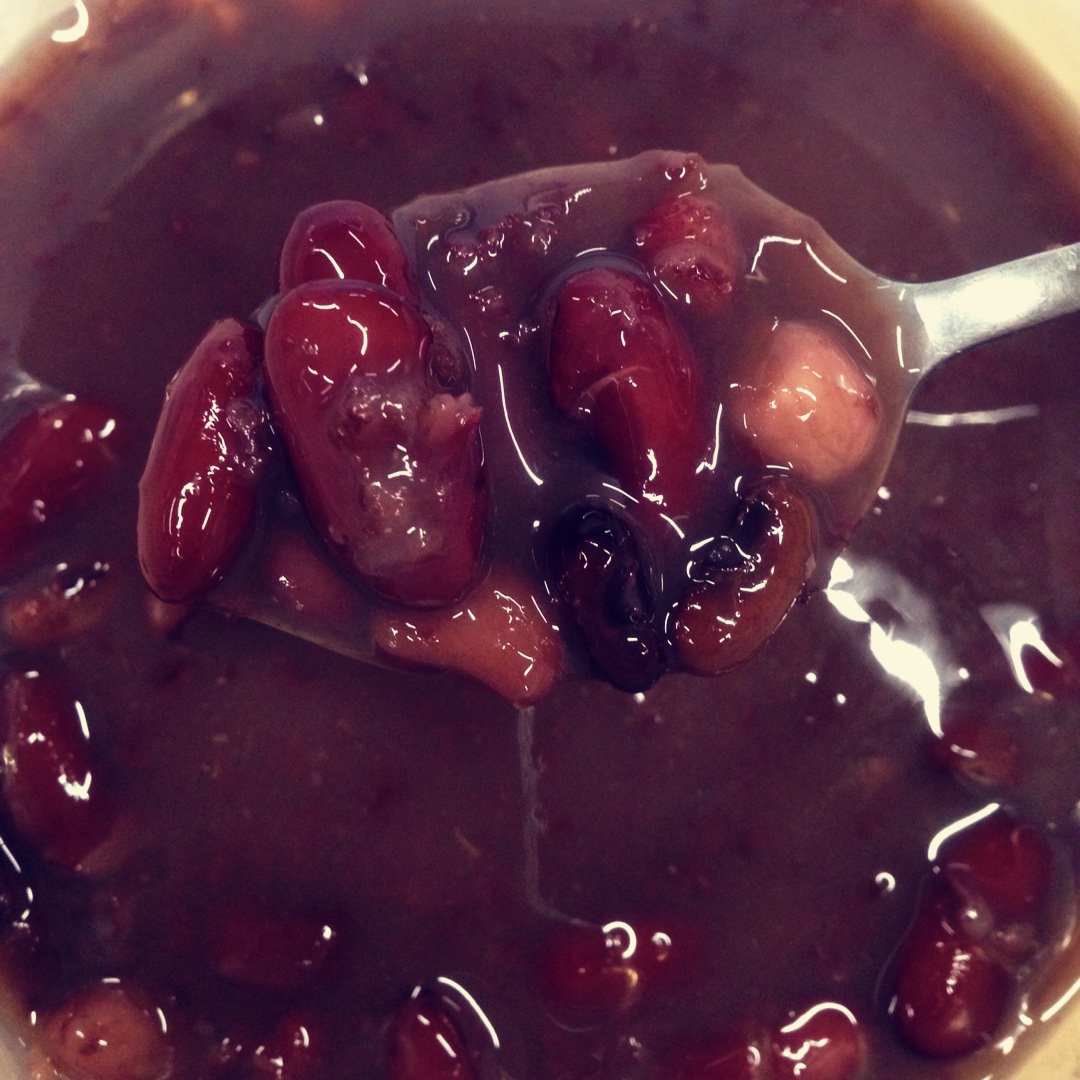 红豆薏米粥 (Red Bean and Pearl Barley Congee)