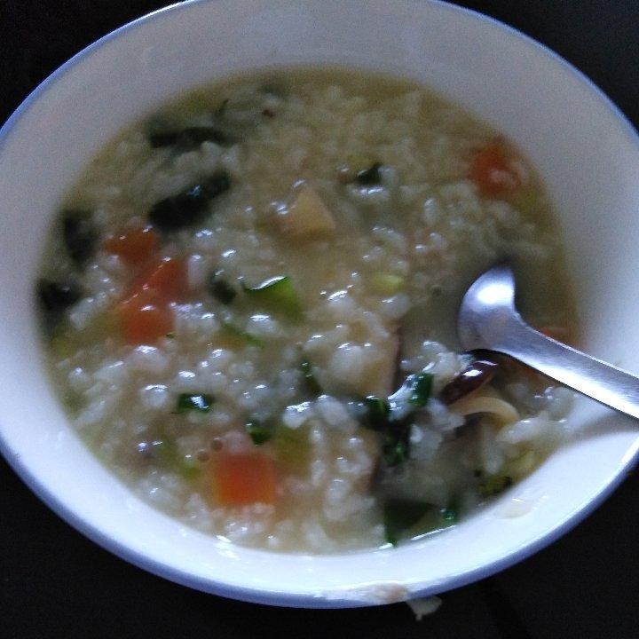 十五分钟快手之美味蘑菇青菜粥(附5分钟电饭煲电压力锅更快捷方法)