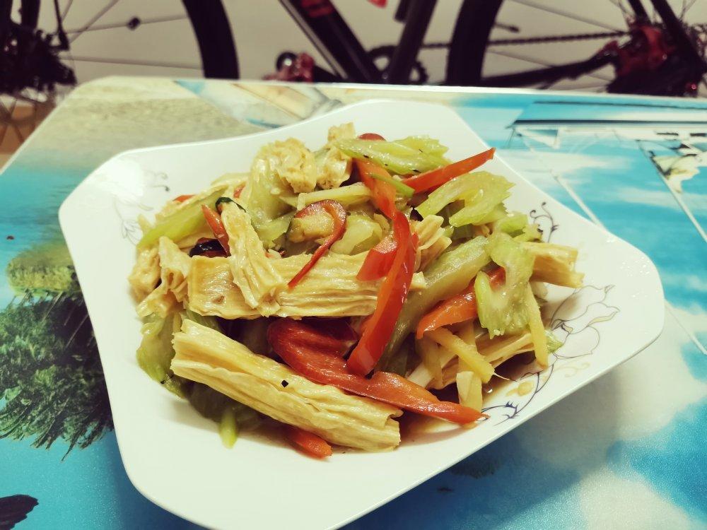 芹菜炒腐竹