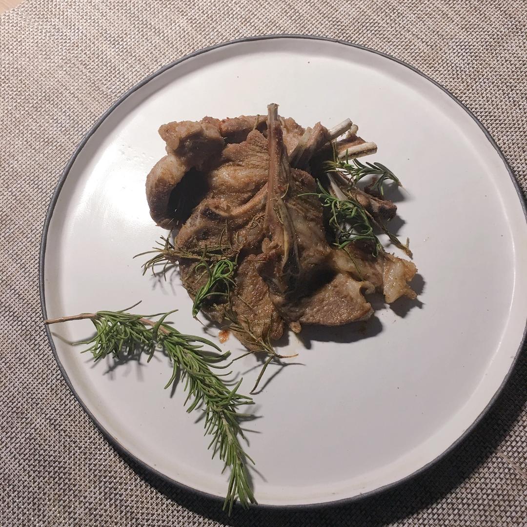 迷迭香原汁烤羊排