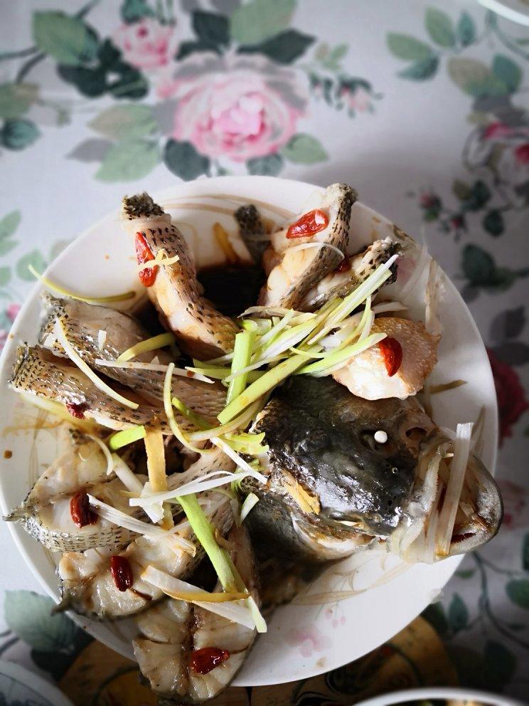 清蒸鲈鱼