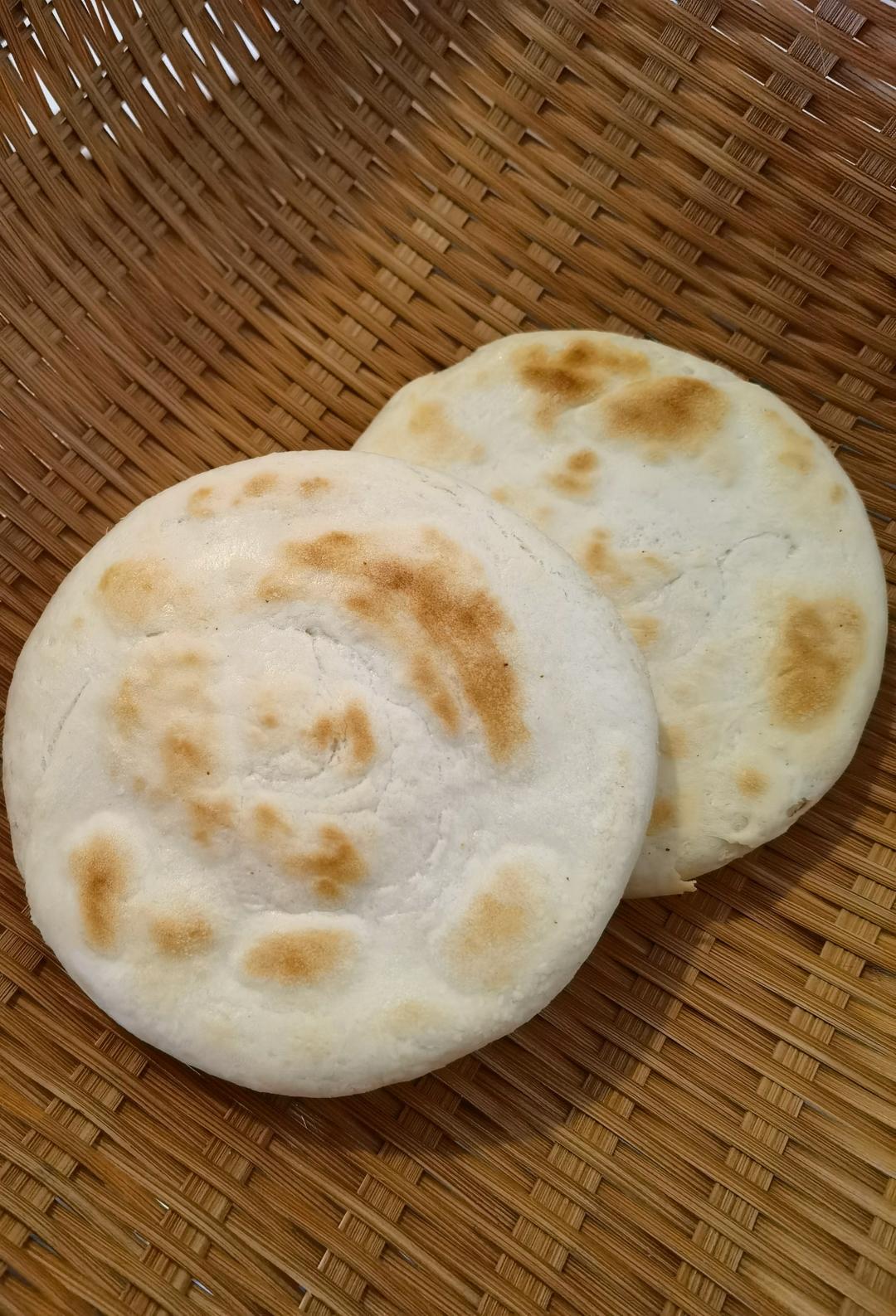 肉夹馍，白吉馍
