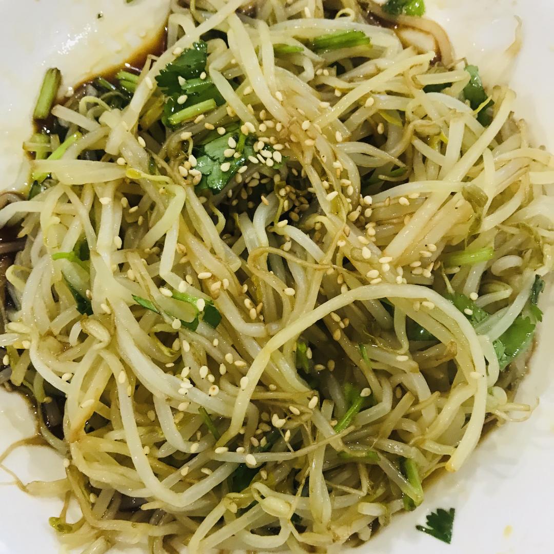 葱油拌豆芽的做法