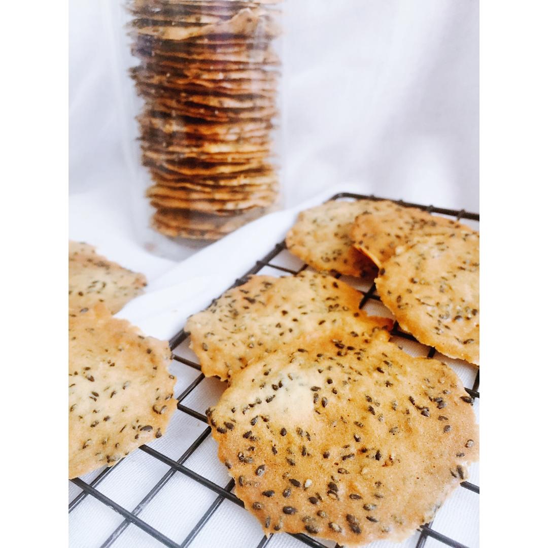 任可儿做的嘎嘣脆～～黑芝麻薄脆