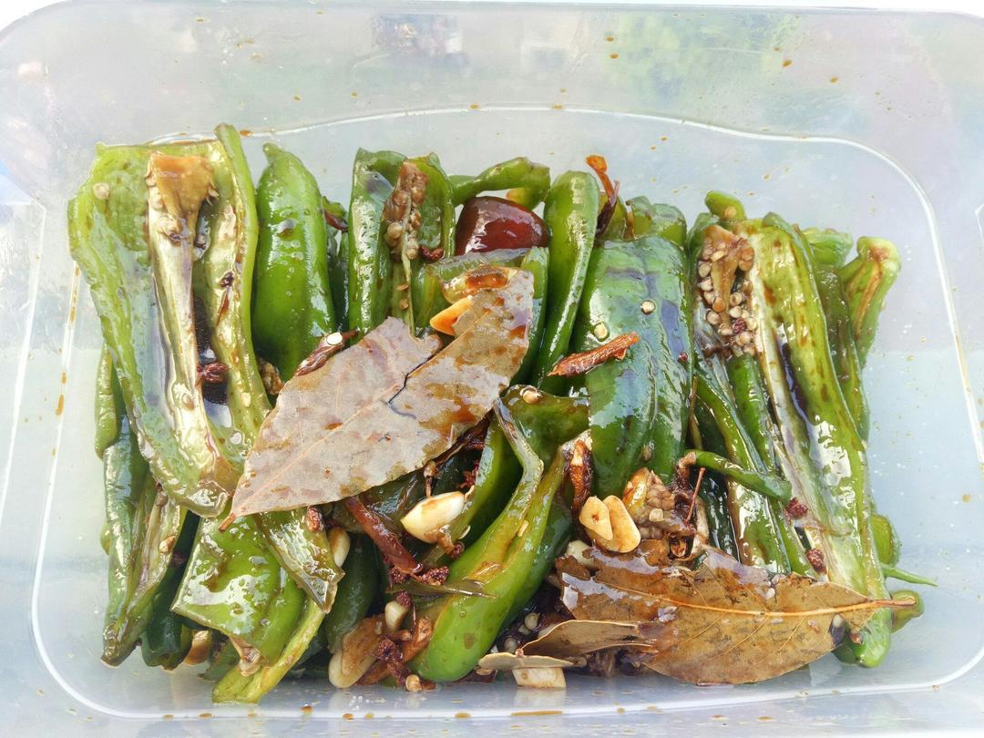 腌制青辣椒