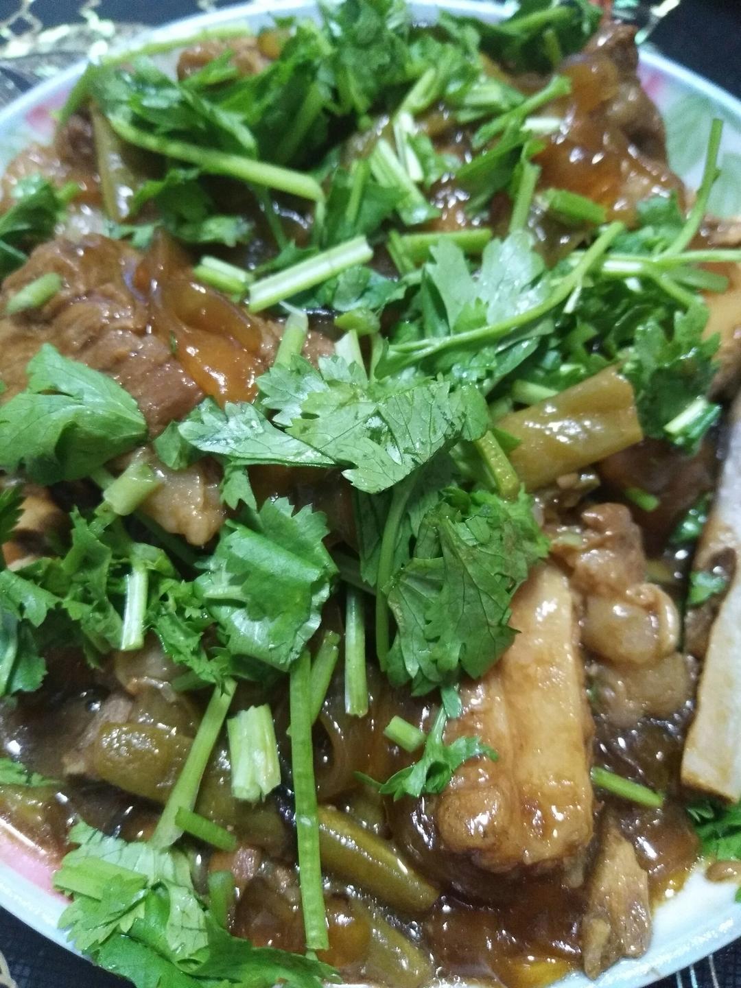东北名菜——排骨粉条炖豆角