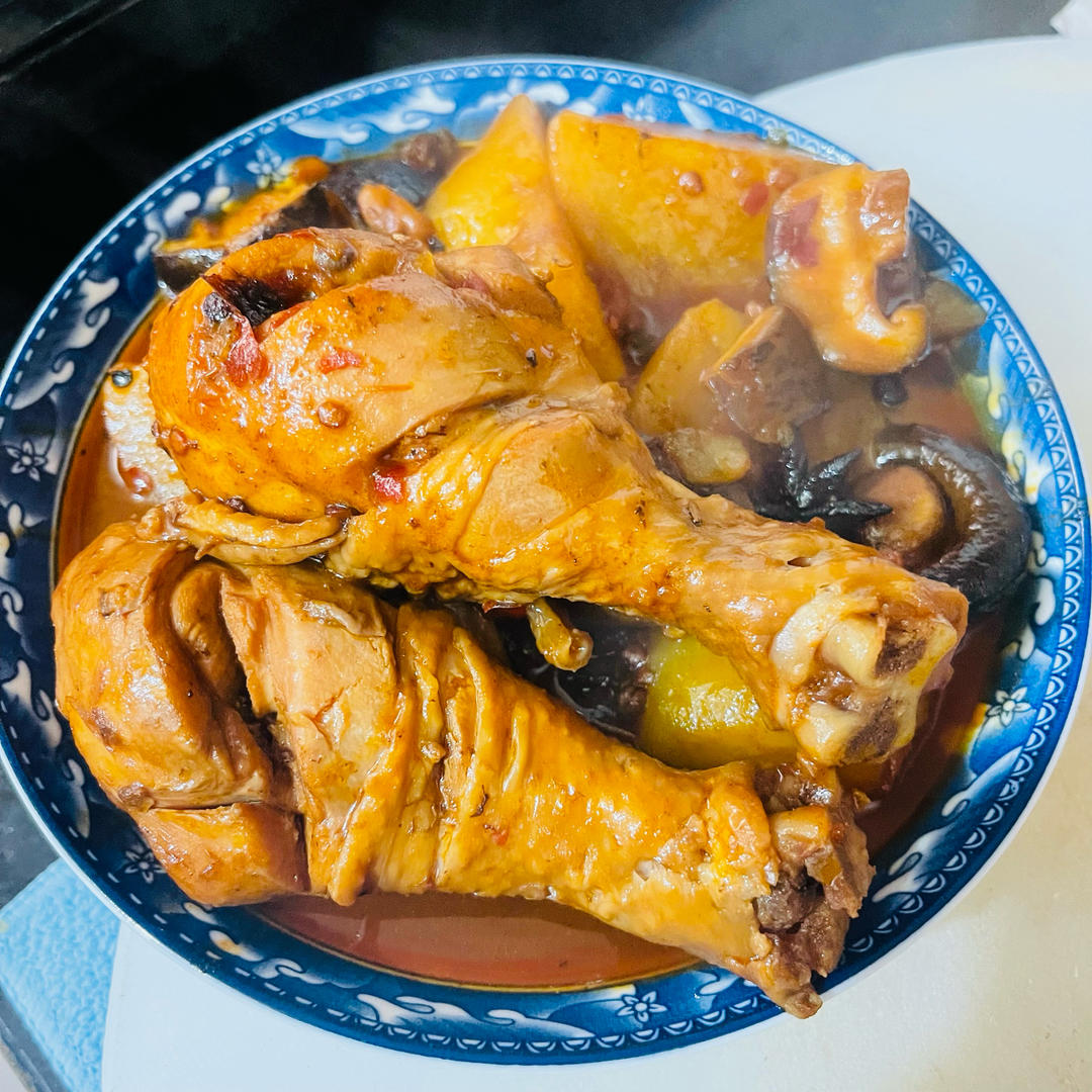超级下饭土豆香菇炖鸡腿
