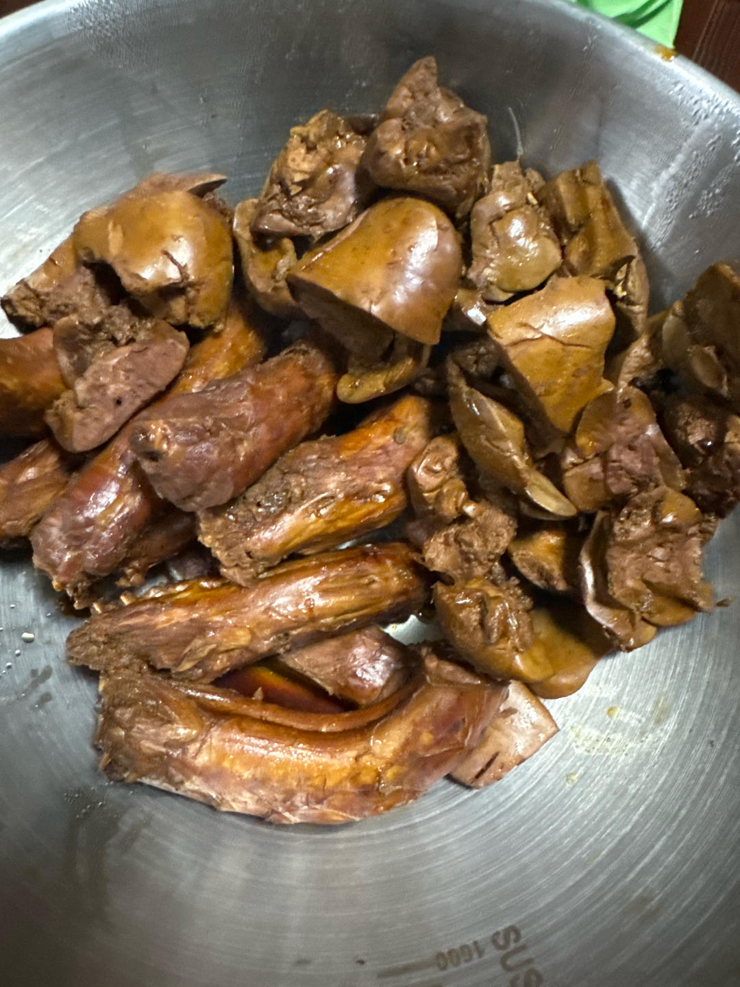 一吃就会上瘾的卤鸭头鸭脖子