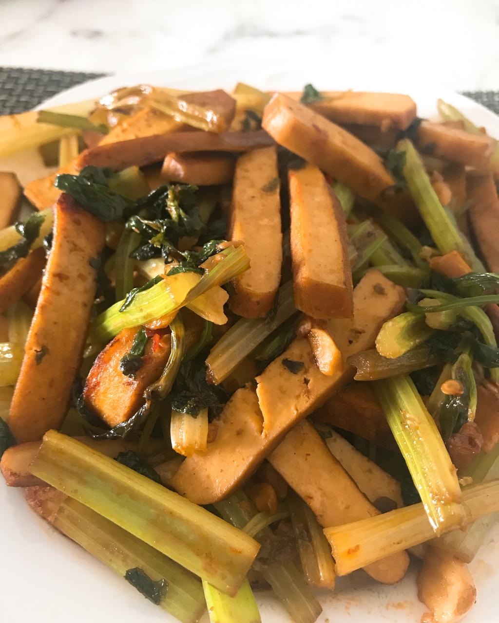 辣炒芹菜香干