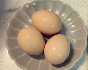 超简单溏心卤蛋的做法 步骤1