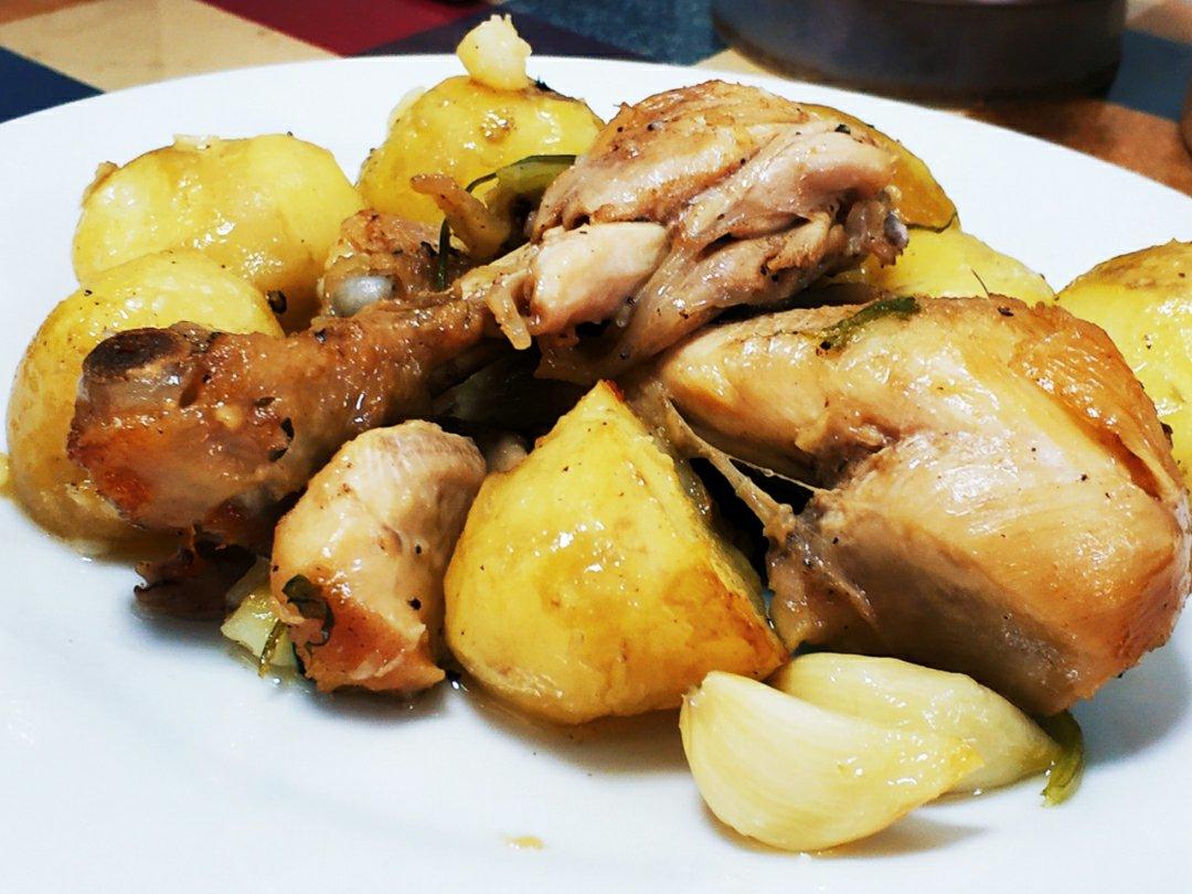 72道STAUB料理之八：【白酒蒸煎鸡腿】